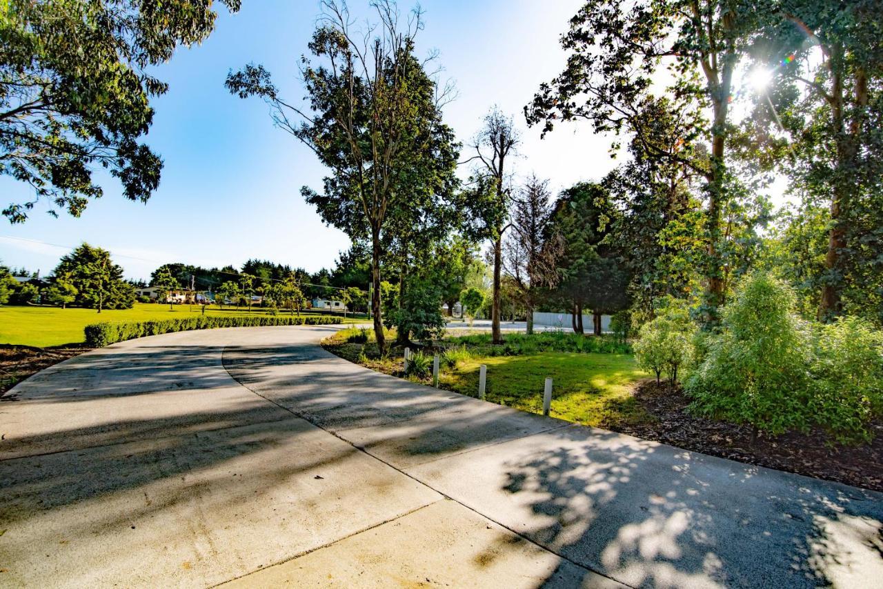 Beach Road Holiday Park Otatara 외부 사진