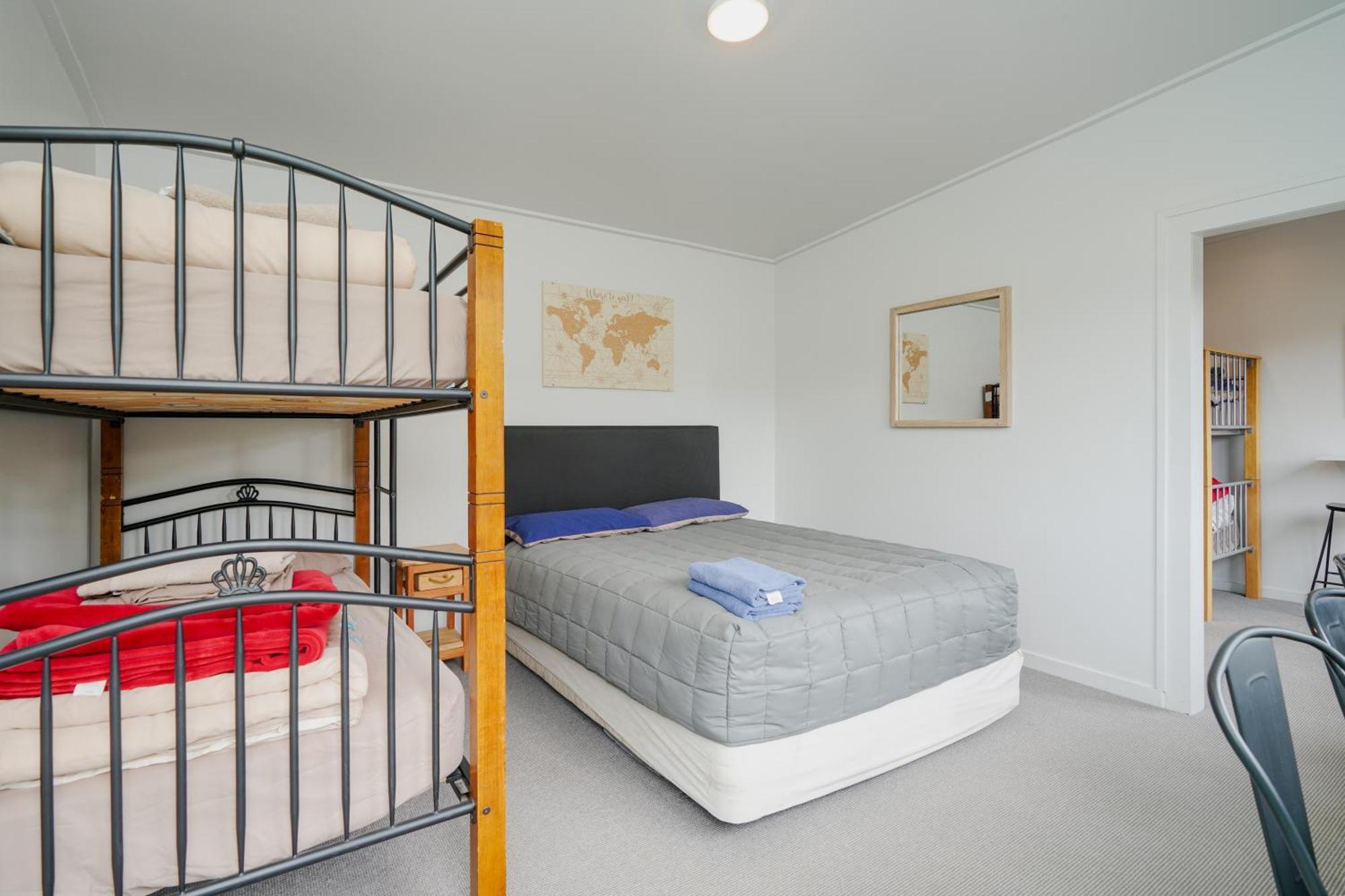 Beach Road Holiday Park Otatara 외부 사진