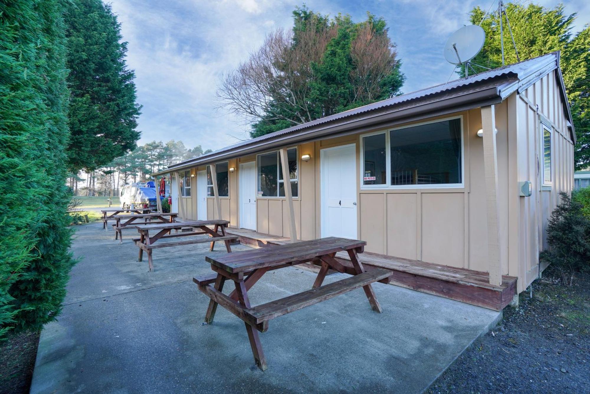 Beach Road Holiday Park Otatara 외부 사진
